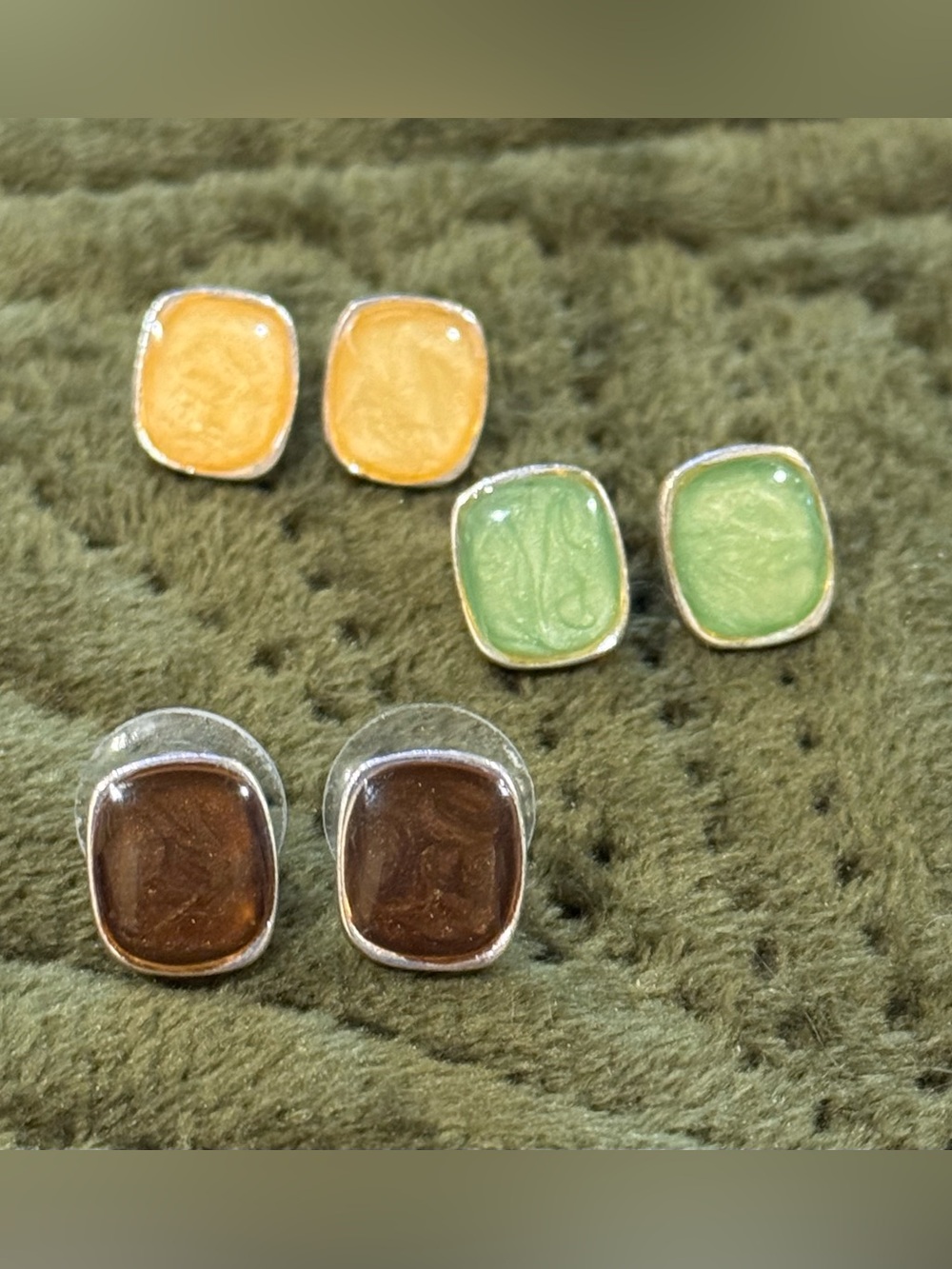 Vintage Y2K (3) Pair Kenneth Cole Brown, Green & Yellow Glass Stud Earrings Set